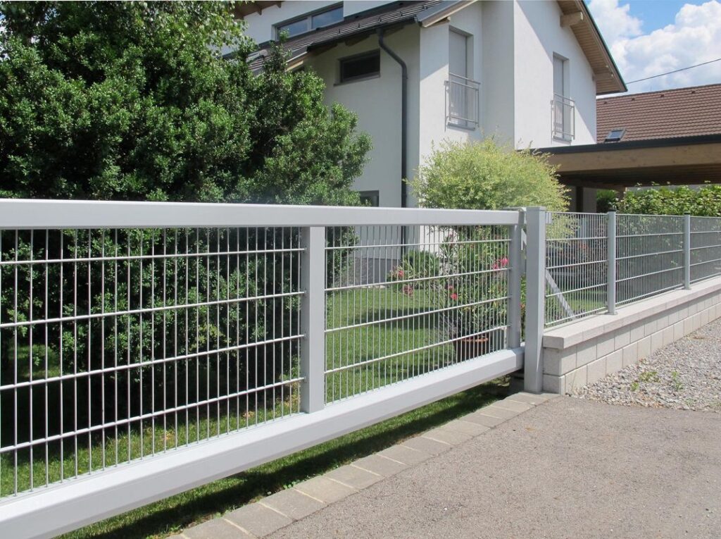 Zaunbau-Schiebetor mit Gitter_ Brix Zaun, Gitterzaun, Doppelstabmatten