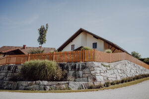 Brix Zaun, Lattenzaun, Alu Zaun, Alu Tor, braun, Flachkappe