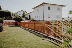 Brix Zaun, Lattenzaun, Alu Zaun, Alu Tor, braun, Flachkappe