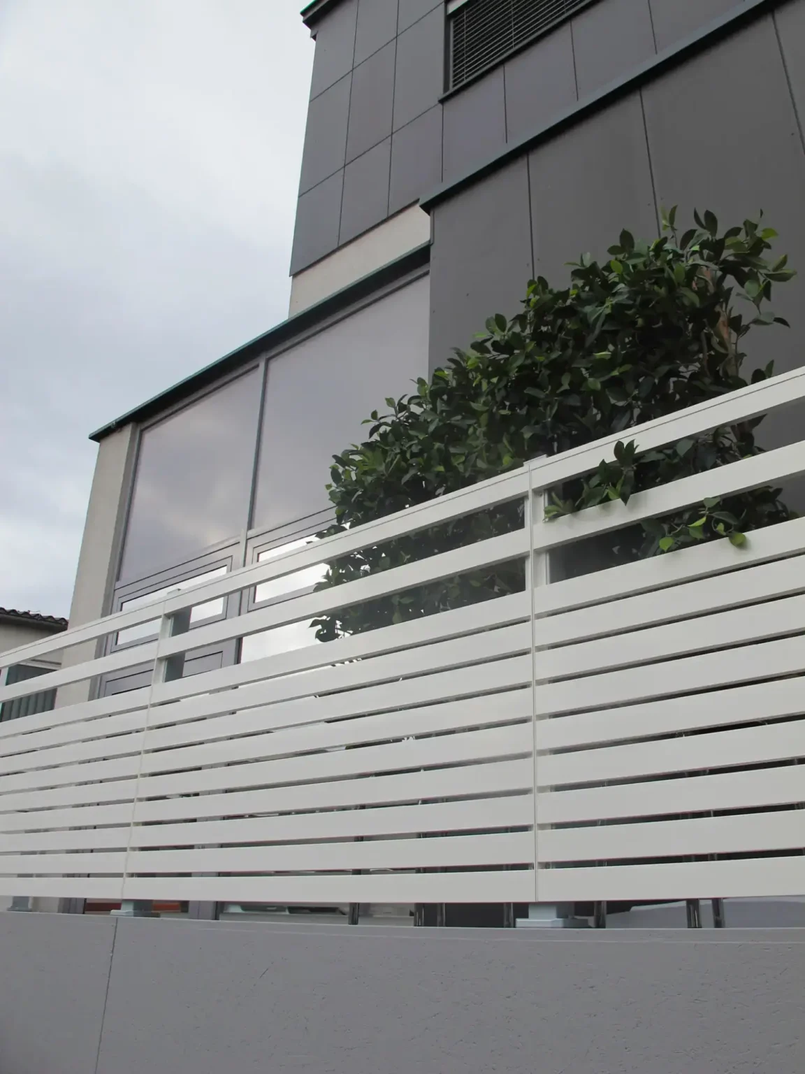 Aluminiumzaun, Brix Zaun, Metallzaun, Frontline, Geländer, Balkon,