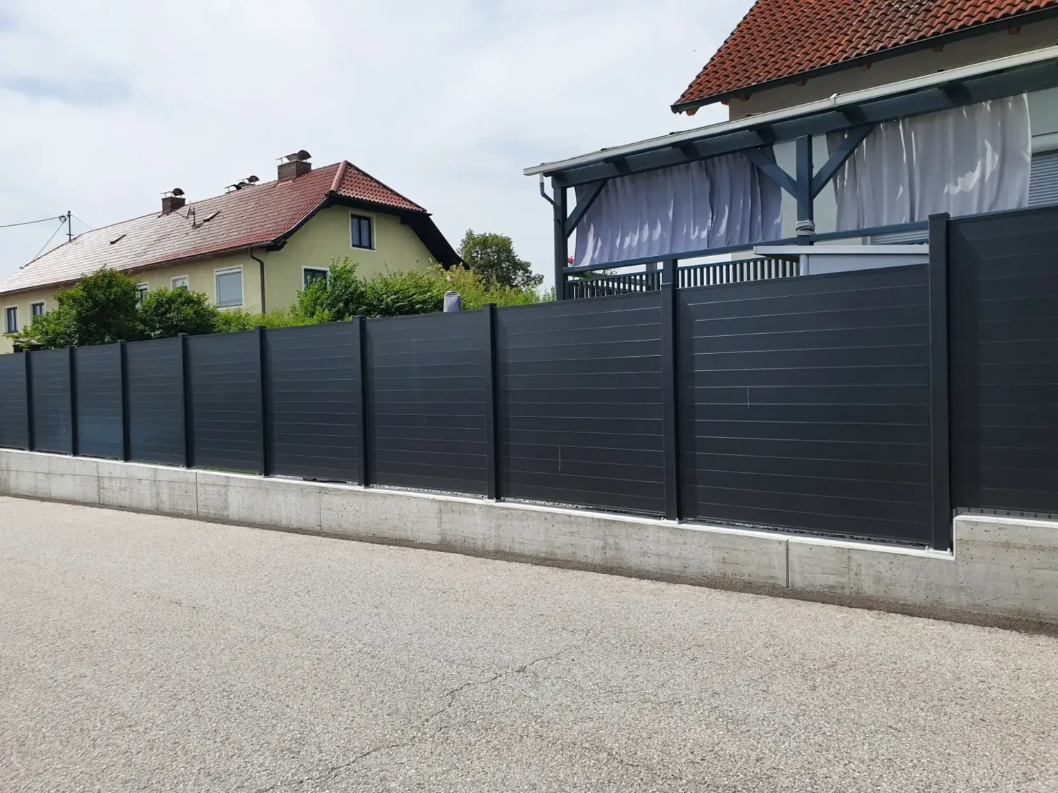 Aluminiumzaun, Aluminiumsichtschutz, Terrassensichtschutz, Blickschutz, Brix Zaun, Privée 130