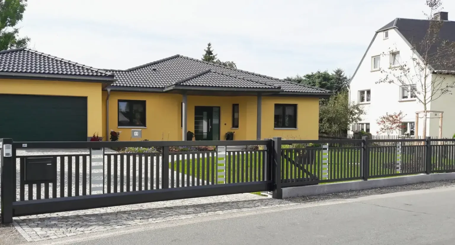 Aluminiumzaun, Brix Zaun, Metallzaun, Decor60, Schiebetor, Zaunfeld