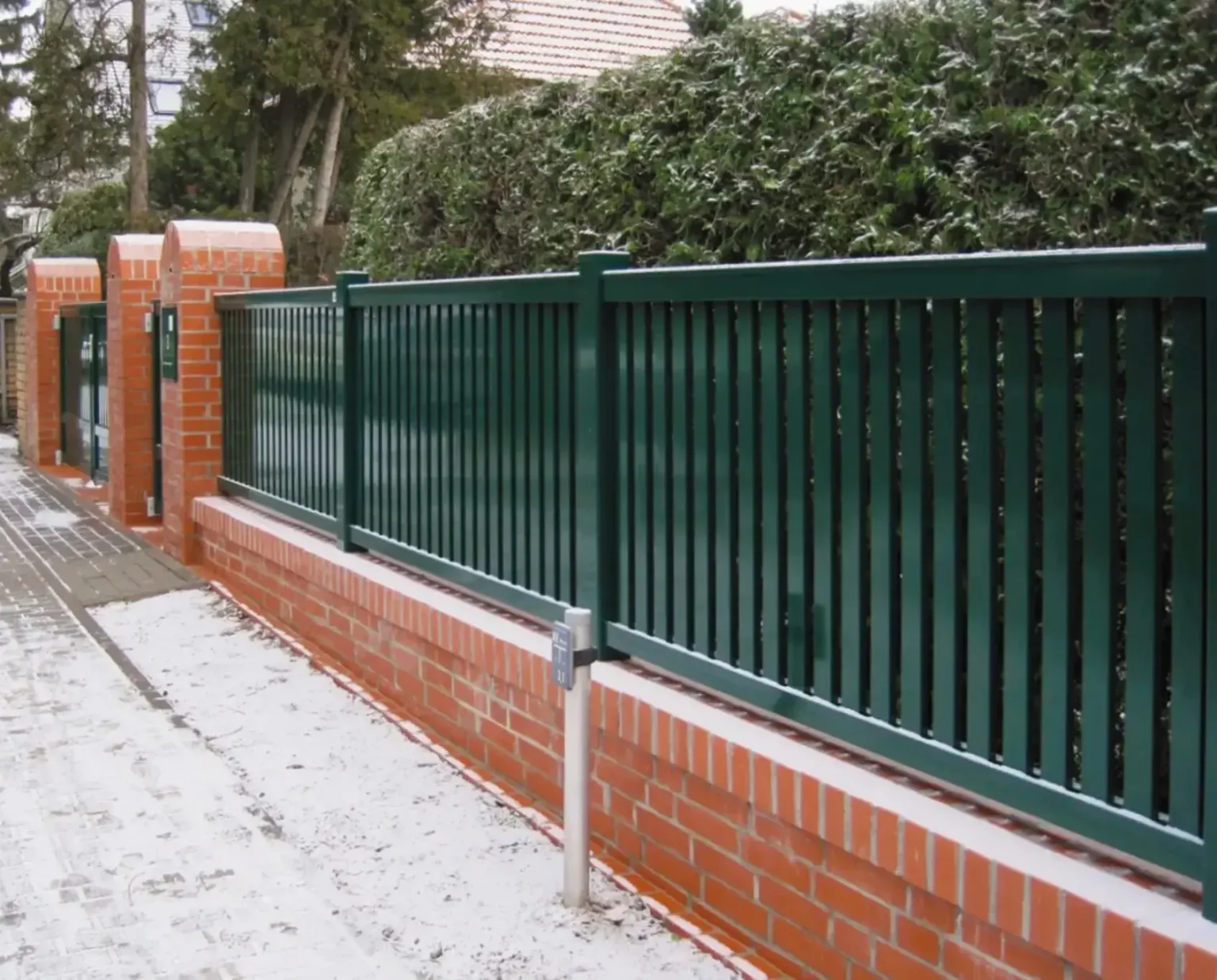 Aluminiumzaun, Brix Zaun, Metallzaun, Dresden, Flügeltor, Zaunfeld,