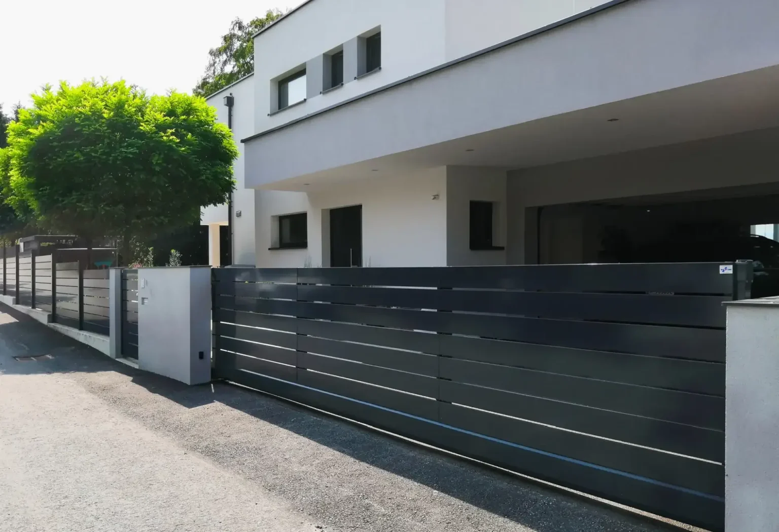 Aluminiumzaun, Brix Zaun, Metallzaun, Frontline, Horizontal, Zaunfeld, Schiebetor