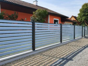 Aluminiumzaun, Brix Zaun, Metallzaun, Lamello , Decco, Sichtschutz, Gehtüre, Postkasten