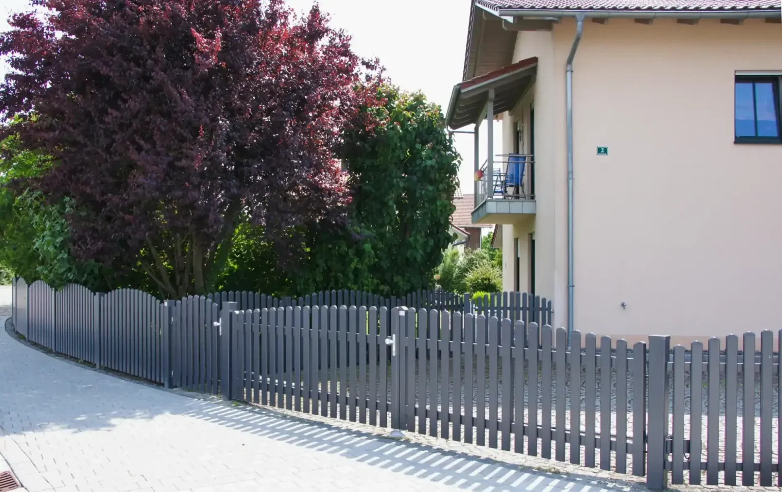 Aluminiumzaun, Brix Zaun, Metallzaun, Latte Classic Zaunfeld, Flügeltor, Gehtüre