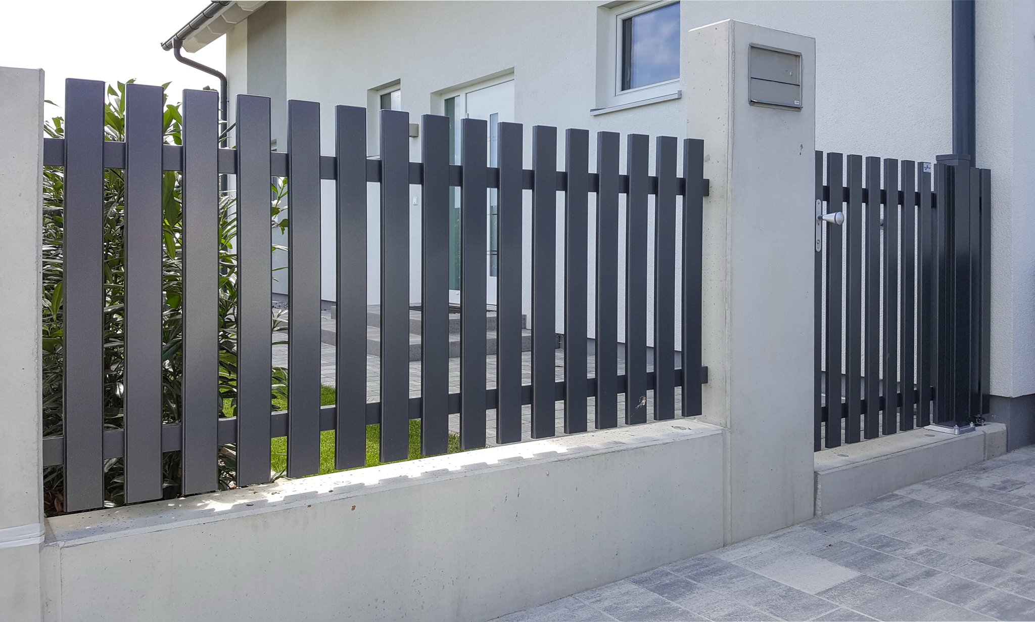 Aluminiumzaun, Brix Zaun, Metallzaun, Latte Classic Zaunfeld, Flachkappe