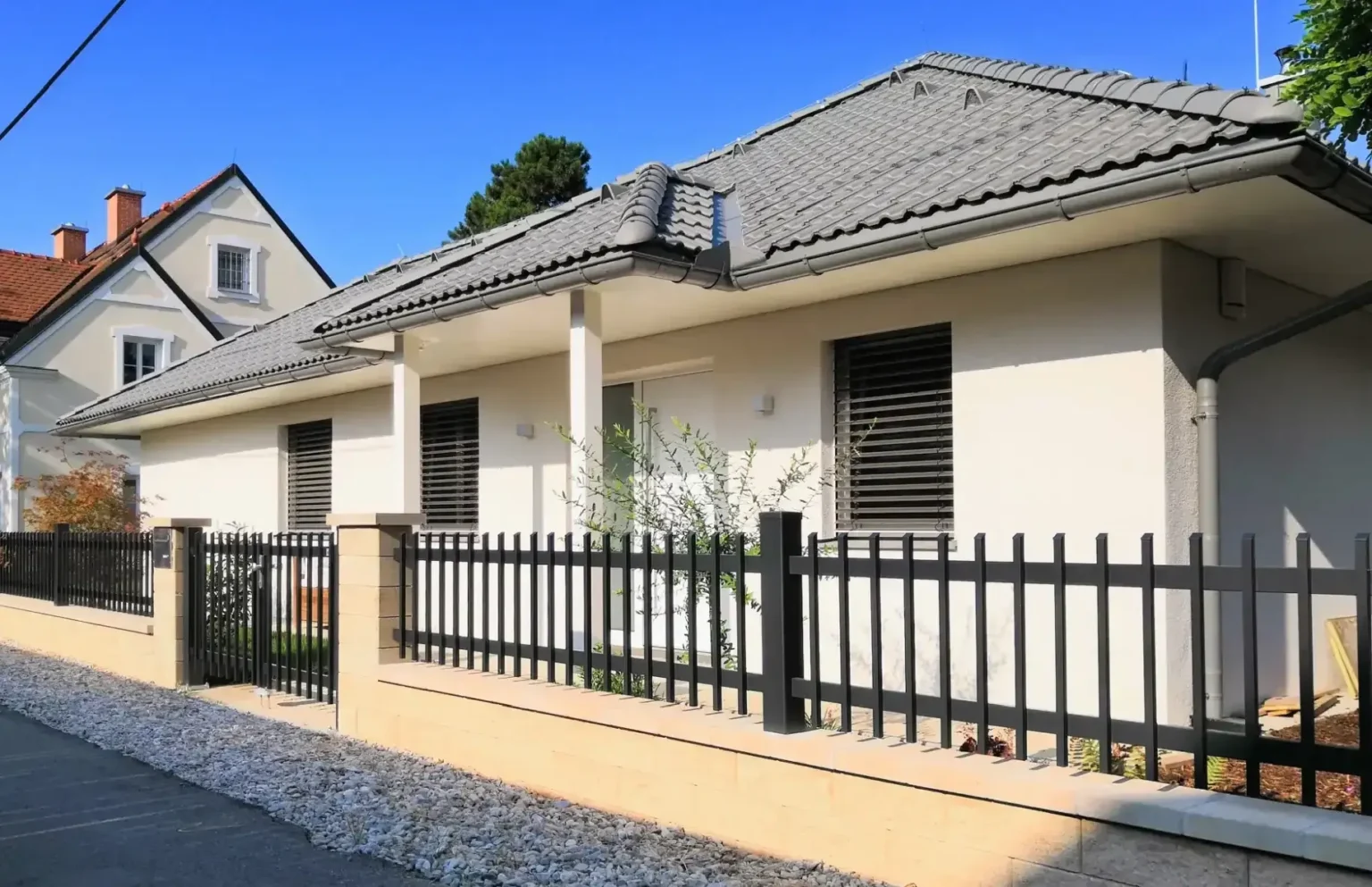 Aluminiumzaun, Brix Zaun, Metallzaun, Paliquadra, Zaunfeld, Flügeltor