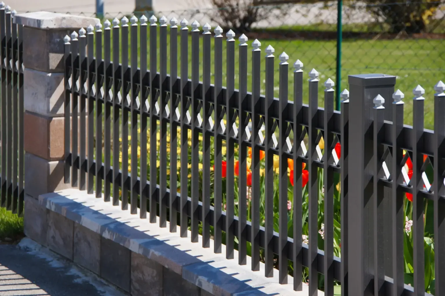 Aluminiumzaun, Brix Zaun, Metallzaun, Paliquadra, Zaunfeld, Quadrille, convex