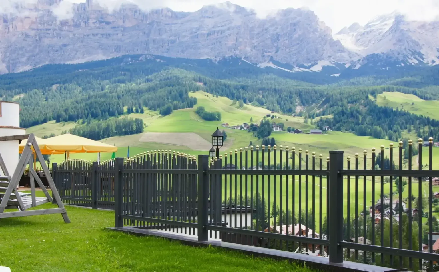 Aluminiumzaun, Brix Zaun, Metallzaun, Palisaden, convex, Zaunfeld