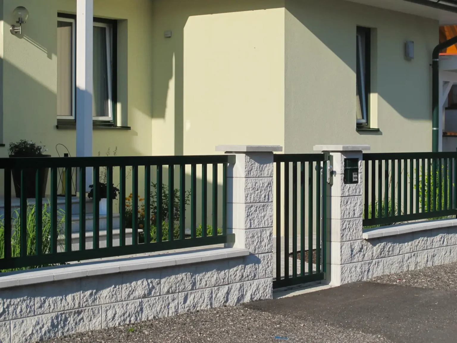 Aluminiumzaun, Brix Zaun, Metallzaun, Staketen, Zaunfeld, Gehtüre