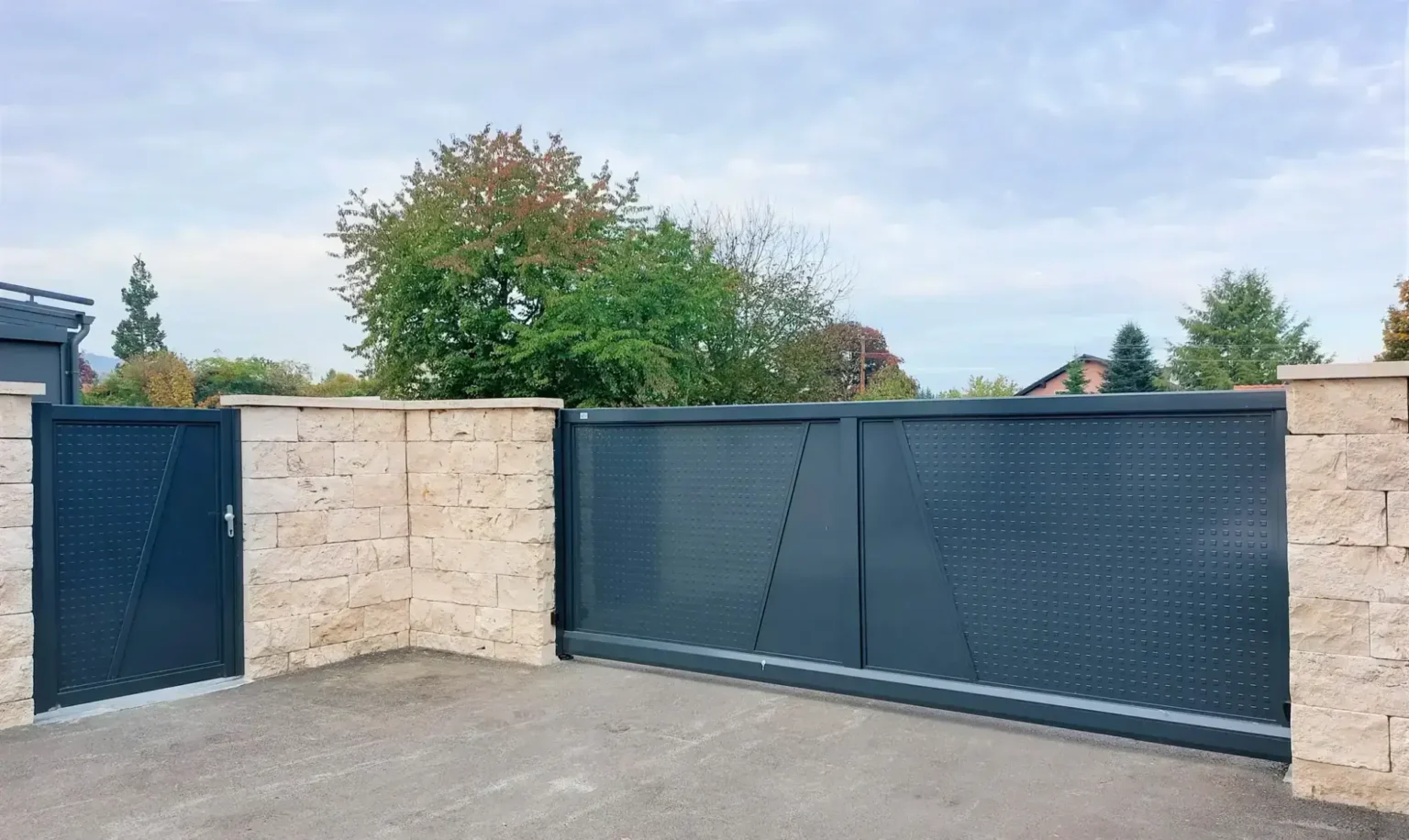 Aluminiumzaun, Brix Zaun, Metallzaun, Trap, Gehtüre, Schiebetor