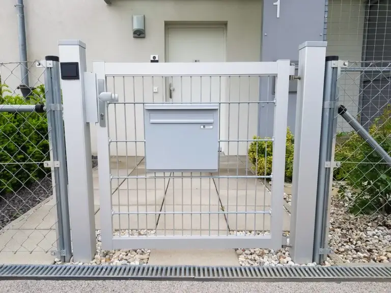 Aluminiumzaun, Brix Zaun, Drahtgitter, Zaunbau, Gehtüre, Postkasten