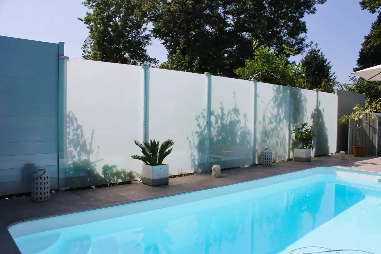 Aluminiumzaun, Brix Zaun, Sichtschutzzaun, Glas, Pool