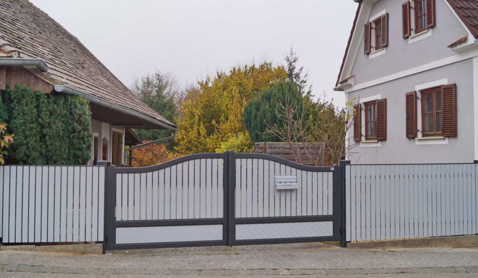 Aluminiumzaun, Aluminiumtor, Brix Zaun, Metallzaun, Arcada, Flügel-Tor, Gehtüre, Zaunfeld