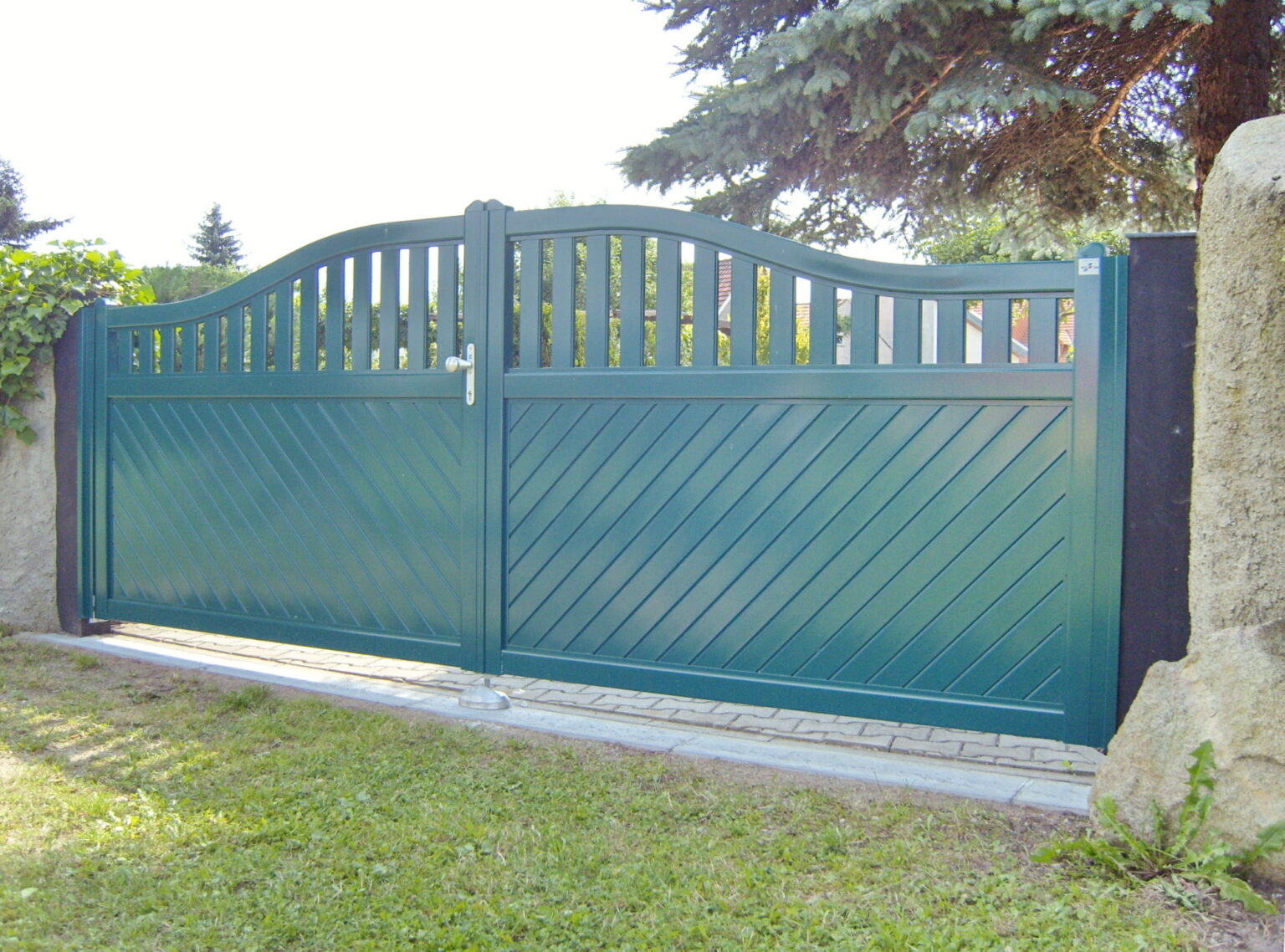 Aluminiumzaun, Brix Zaun, Metallzaun, Arcada, Flügeltor, Aluminiumtor,