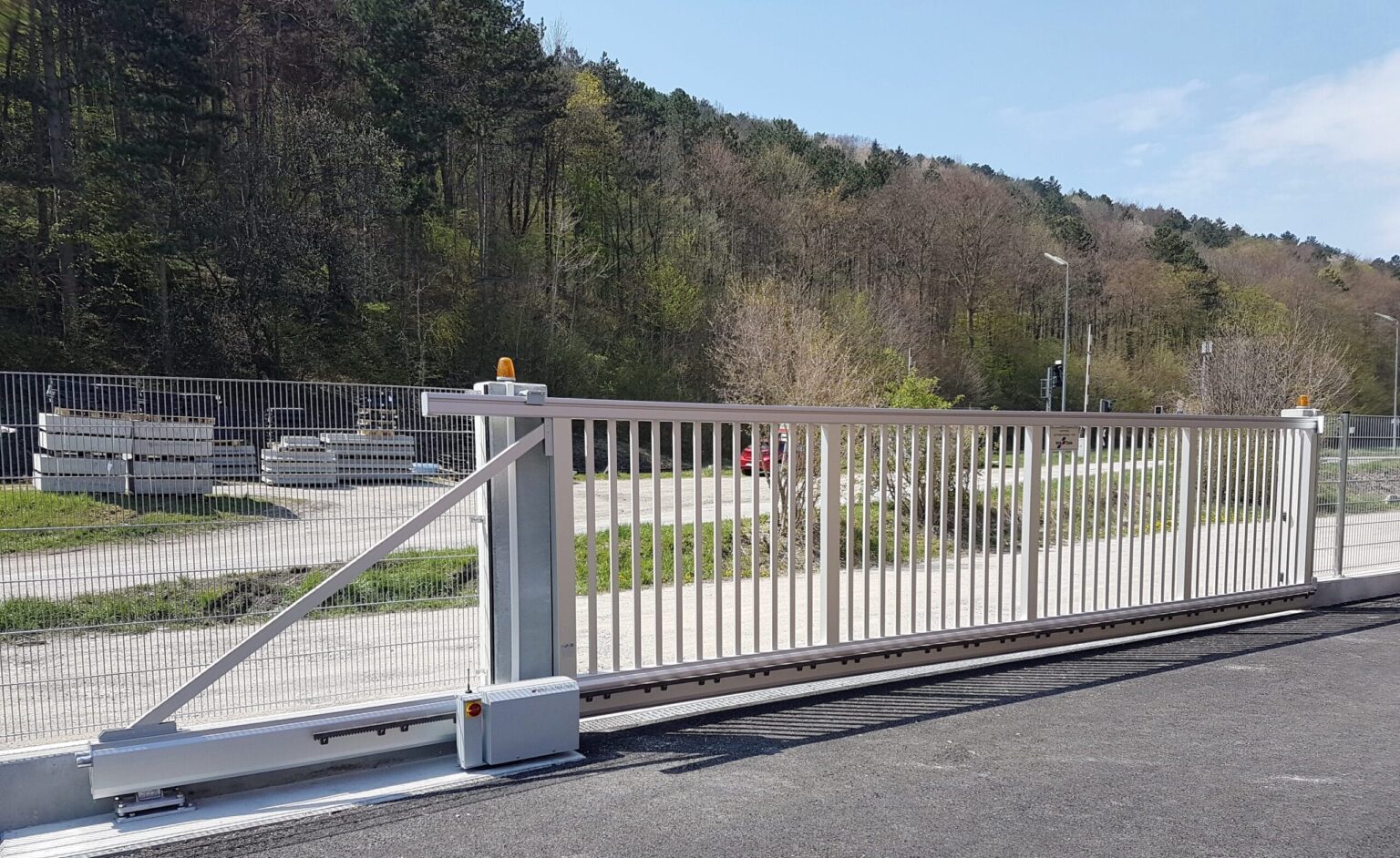 Aluminiumzaun, Brix Zaun, Drahtgitter, Zaunbau, Schiebetor