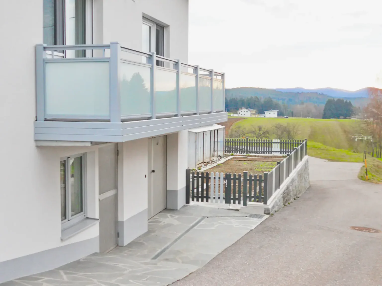 Aluminiumzaun, Brix Zaun, Metallzaun, Glas Balkon, Glas- System, Geländer, Balkon, Glasal