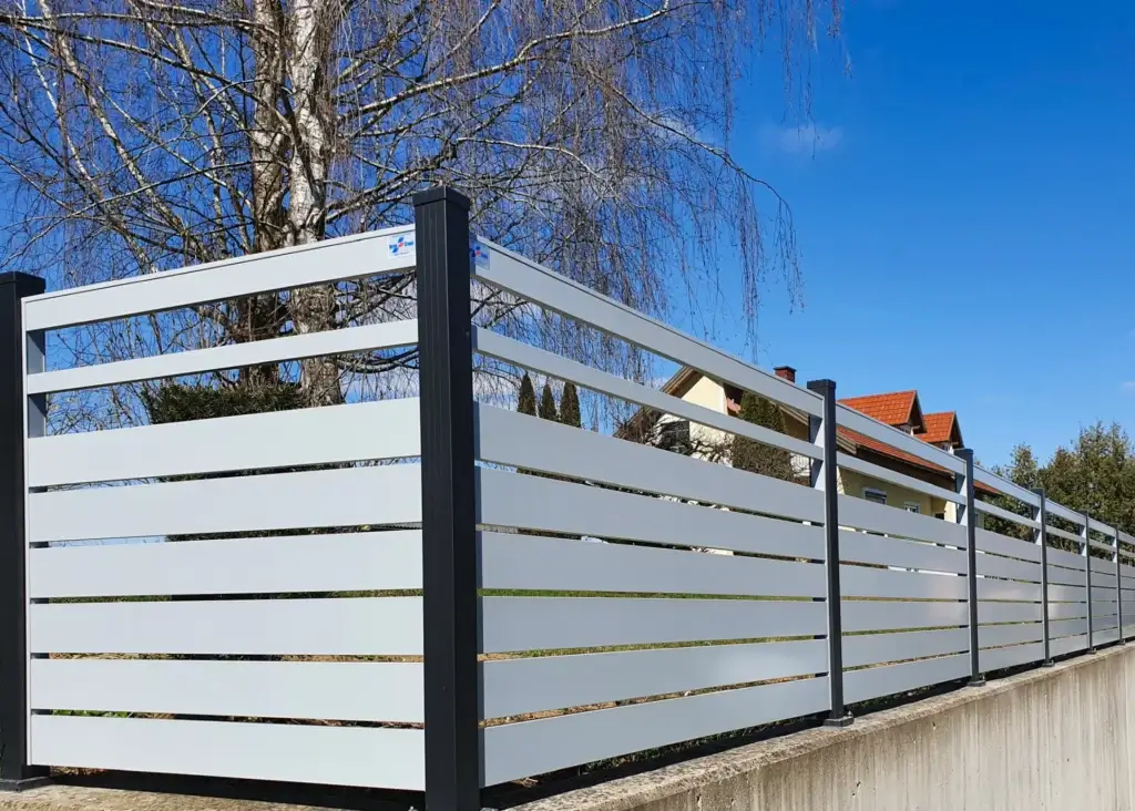 Aluminiumzaun, Brix Zaun, Metallzaun, Geländer, Balkon, Staketto,