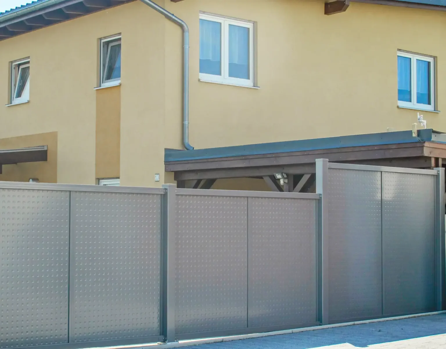 Aluminiumzaun, Brix Zaun, Sichtschutzzaun, Flat-Design, Noppenblech