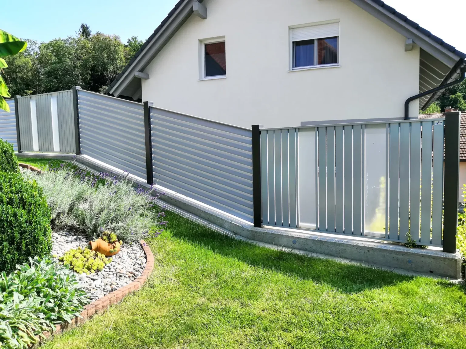 Aluminiumzaun, Aluminiumsichtschutz, Privatsphäre, Brix Zaun, Lamello, Latten-Füllung