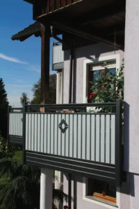 Aluminiumzaun, Brix Zaun, Metallzaun, Geländer, Balkon, Latten-Füllung,