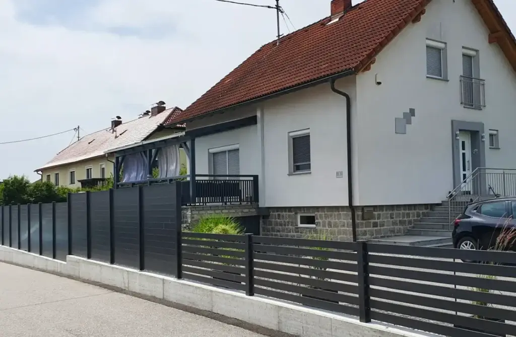 Aluminiumzaun, Aluminiumtor, Brix Zaun, Metallzaun,, Privée, Frontline, Zaunfeld, Sichtschutz