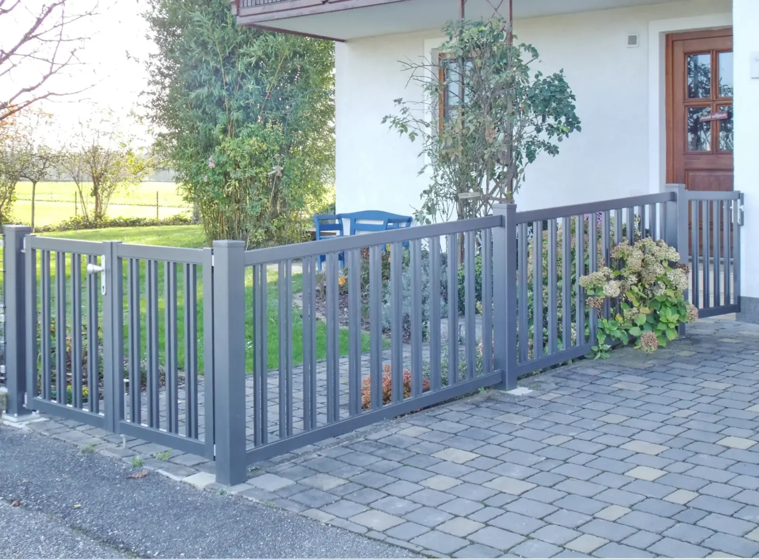 Aluminiumzaun, Aluminiumtor, Brix Zaun, Metallzaun,, Staketen, Zaunfeld, Gehtür, Flügeltor