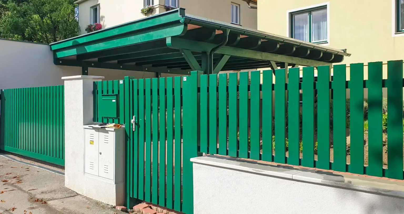 Aluminiumzaun, Brix Zaun, Metallzaun, Verti.Sign, Zaunfeld, Gehtür, Postkasten, Schiebetor
