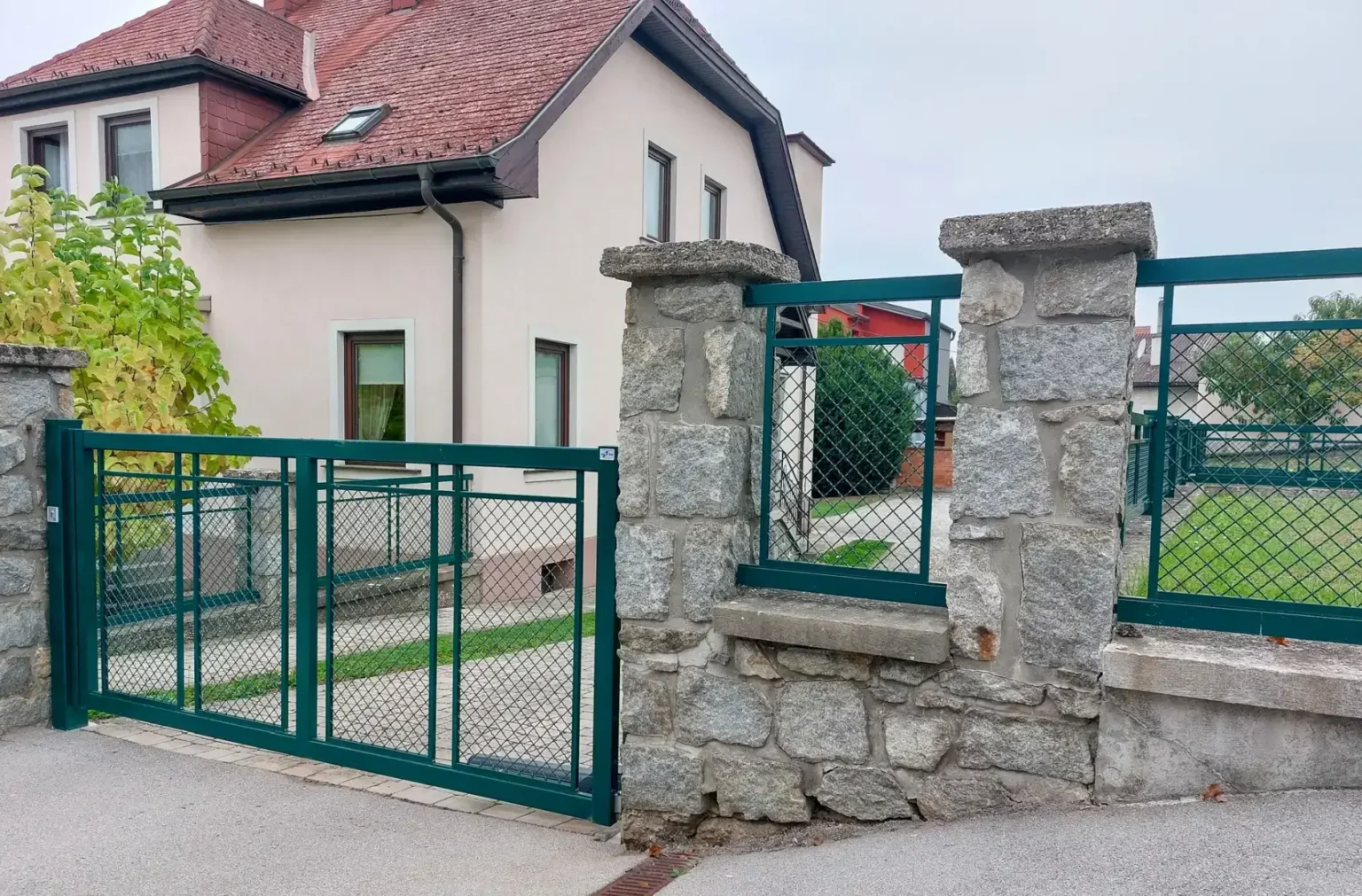 Aluminiumzaun, Brix Zaun, Metallzaun, Decor-Kripp, Flügeltor, Zaunfeld