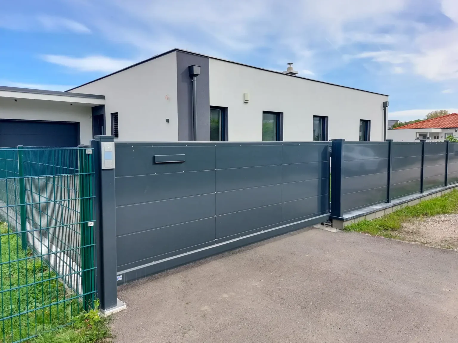 Aluminiumzaun, Aluminiumtor, Brix Zaun, Metallzaun, Front Flat , Vollblech, Sichtschutz, Zaunfeld