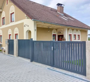 Aluminiumzaun, Aluminiumtor, Brix Zaun, Metallzaun, Latten-Füllung, Zaunfeld, Flügeltor, Gehtür