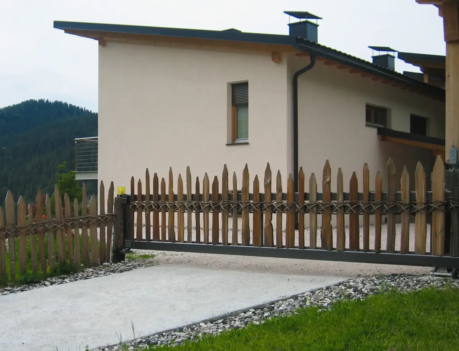 Aluminiumzaun, Aluminiumtor, Brix Zaun, Metallzaun,, Rahmentor, Schiebetor