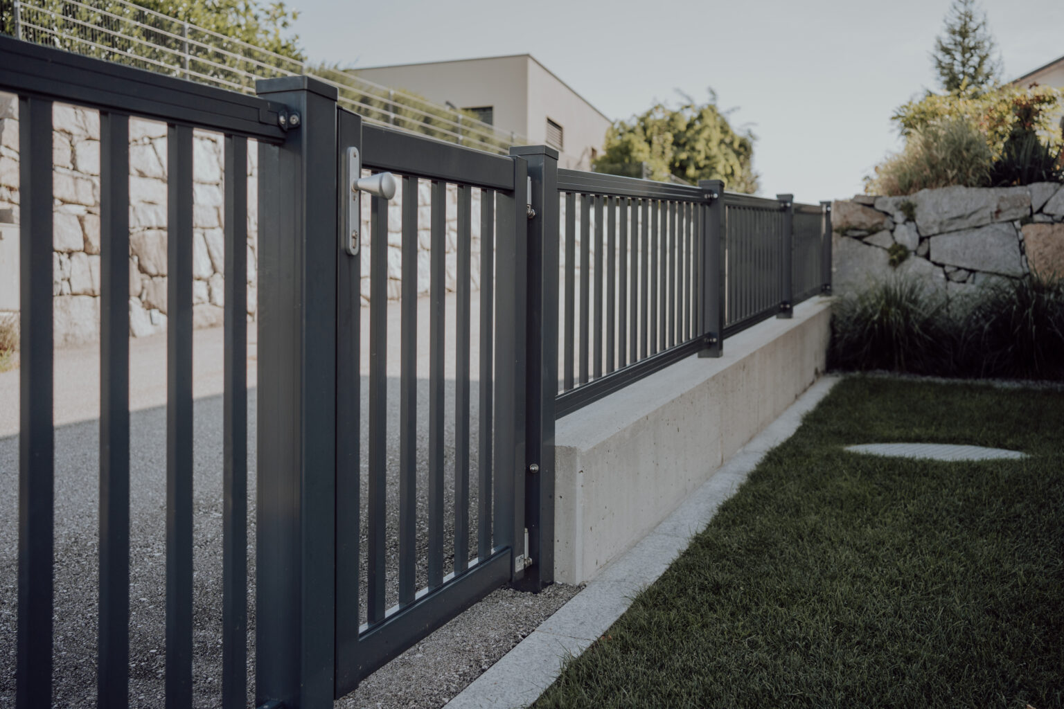 Aluminiumzaun, Aluminiumtor, Brix Zaun, Metallzaun,, Staketen, Zaunfeld, Gehtür,