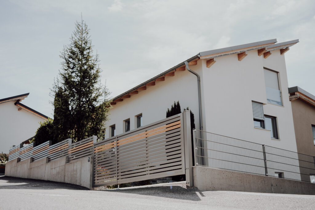 Frontline_GT_Z_FT Aluminiumzaun, Aluminiumtor, Flügeltor, Zaunfeld, Gartentor, Horizontal, Brix Zaun, Frontline