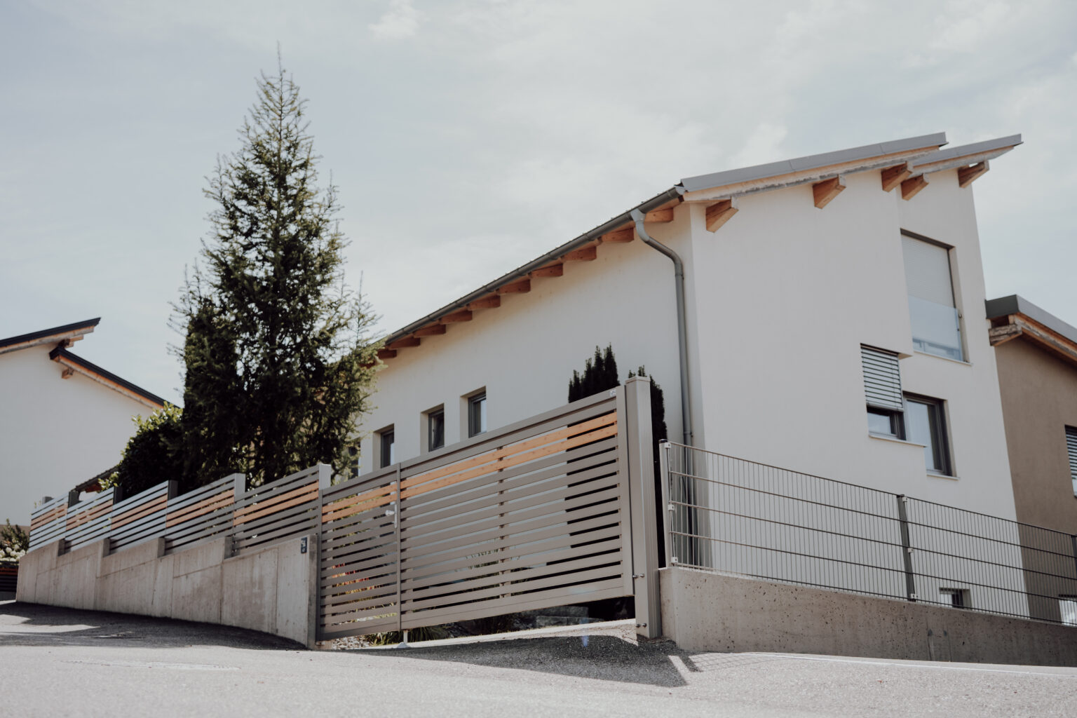 Aluminiumzaun, Aluminiumtor, Flügeltor, Zaunfeld, Gartentor, Horizontal, Brix Zaun, Frontline